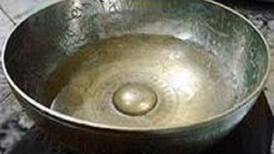 طريقة تنظيف الطاسة من القلي والدهون بدون مجهود