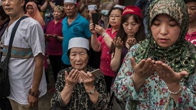 ترامب يعتزم توقيع عقوبات على الصين بسبب مسلمي الأويجور