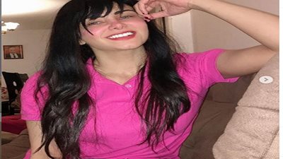 بصورة في الشارع.. إنجي خطاب تثير الجدل عبر 