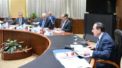 اعتماد نتائج أعمال شركتى التعاون ومصر للبترول عن العام المالى الحالى