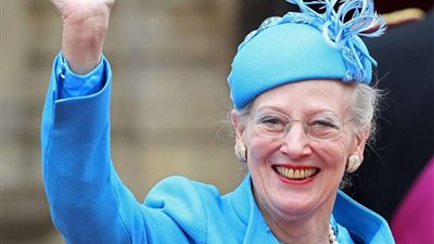 بعد حضورها جنازة إليزابيث.. إصابة ملكة الدنمكارك بكورونا