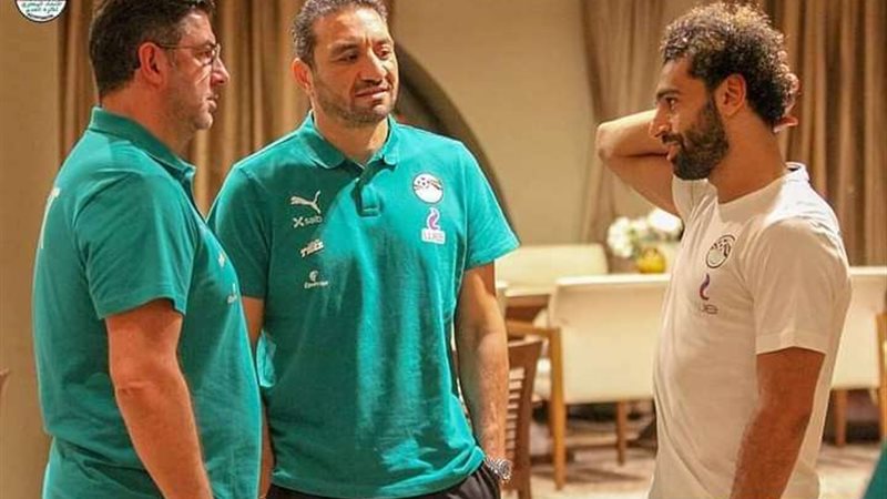 محمد صلاح داخل معسكر