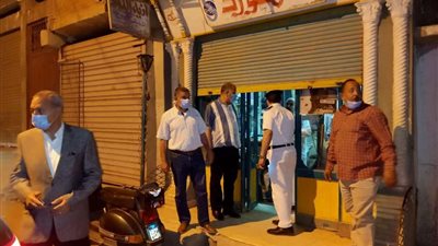 لاختراقهما قرار الحظر.. تنفيذ غرامات مالية على 6 محال بشبرا الخيمة