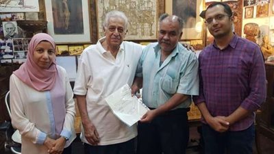 مواطن مصري يهدي المجلس الأعلى للآثار 125 قطعة أثرية