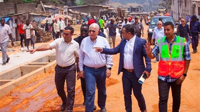 وزير الدفاع الكونغولي يتفقد مقر الوزارة الجديد ويشيد بأعمال المقاولون العرب