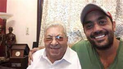 فاروق فلوكس: ابني أحسن ممثل في جيله وربنا يغفر لمحمد رمضان