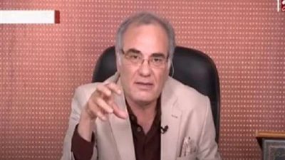 رئيس قسم الصدر بطب الأزهر: من يتعرض لفقدان الشم وتكسير بالجسم يحجز نفسه في البيت