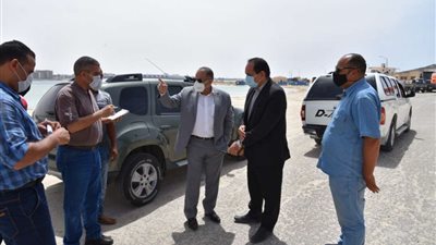 استعدادا لموسم الصيف.. سكرتير محافظة مطروح يتابع تنفيذ أعمال مد البنية التحتية