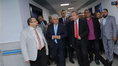 وزير التعليم العالي ورئيس جامعة السويس يتفقدان عددًا من المنشآت الجديدة بالجامعة