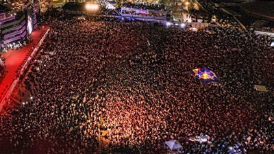 بحضور يتخطى النصف مليون.. تامر حسني يحقق أكبر حضور جماهيري في تاريخ الإسكندرية