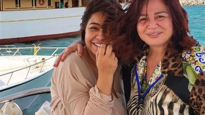 إلهام شاهين متغزلة بشيرين عبد الوهاب: بحب طيبتك وصوتك