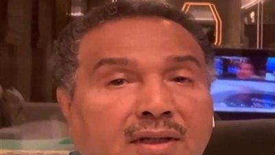 موجود بفندق العزل.. الفنان محمد عبده يكشف حقيقة إصابته بـ