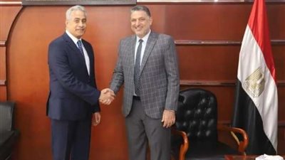 وزير القوى العاملة يلتقى قيادات العامة للعاملين بالإسعاف