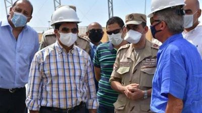 وزير الرياضة يتفقد الصالة المغطاة ببرج العرب