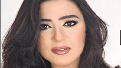 وفاء صادق: كنا نتنافس على الظهور بشكل بلدي أثناء فرح 