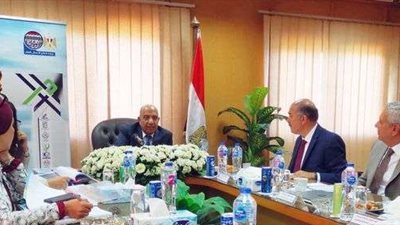 محمود عصمت: تعزيز الشراكة مع القطاع الخاص وزيادة طاقتها الإنتاجية بـ1.8 مليار جنيه