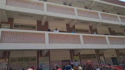 زحام شديد بمقر لجنة تقديم الاعتذارات للمراقبين بالقليوبية