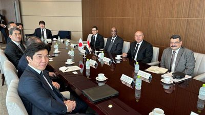 وزير النقل يبحث مع ميتسوبيشي اليابانية إعادة تأهيل 58 قطار مترو للخطين الأول والثاني