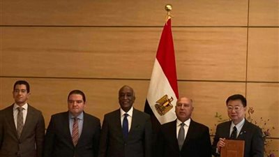 وزير النقل يسلم رسالة من السيد رئيس الجمهورية إلى رئيس الوزراء الياباني