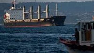 سفينة روسية تتسبب في توقف حركة الملاحة بالبسفور التركي