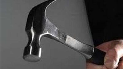 ضبط مواطن ضرب زوج طليقته بشاكوش في المحلة.. والسبب لا يصدق