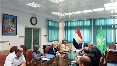 محافظ القليوبيه يناقش المشاكل التي تعوق تنفيذ الممشى النيلي ببنها