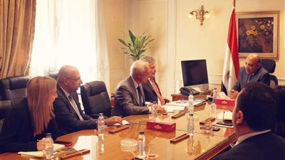 وزير قطاع الأعمال يتابع مستجدات تنفيذ مشروع تطوير الصناعات وشركات الغزل والنسيج