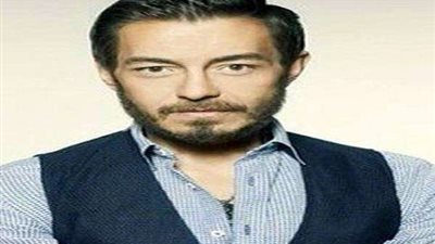 شاهد.. أحمد زاهر يعلق على فوزه بـ جائزة الجمهور