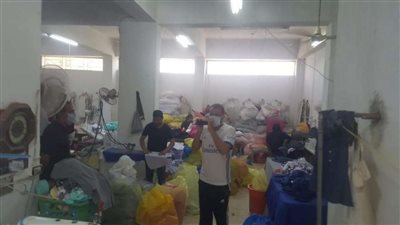 ضبط مصنع ملابس وكمامات غير مرخصة بالقليوبية