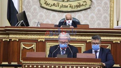 بالصور.. ارتداء الكمامات وتباعد المسافات مشاهد من الجلسة العاملة للبرلمان اليوم