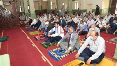 احذر أن تكون منهم .. هؤلاء يحضرون صلاة الجمعة وليس لهم أجر