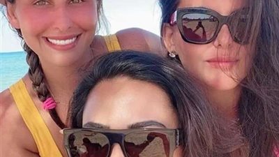 بإطلالة مثيرة.. مي سليم تشعل 