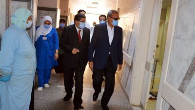 محافظ القليوبية يتفقد مستشفى التأمين الصحي ببنها