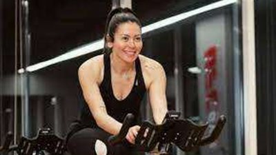 كيف ردت لقاء الخميس على من يدعو لقص شعر البنات