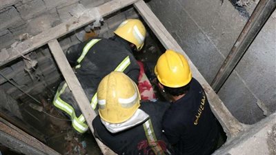 نزيف داخلي وكدمات .. إصابة طفل إثر سقوطه في بئر أسانسير بحلوان