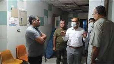 لشدة الرياح.. محافظ المنيا يوجه رؤساء المراكز ومسئولي الكهرباء بصيانة أعمدة الإنارة