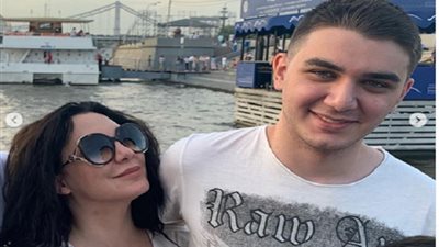 سلاف فواخرجي تحتفل بعيد ميلاد نجلها الأكبر.. ماذا قالت؟