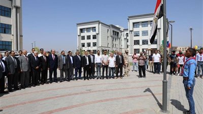 وزير التعليم العالي يتفقد جامعة بنها الأهلية ويطمئن على انتظام الدراسة بها