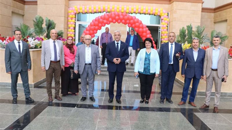 بدء الدراسة بجامعه