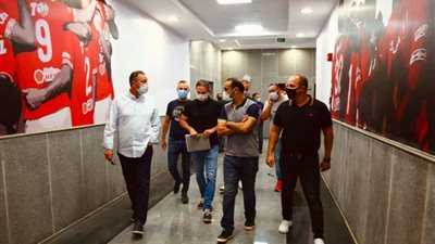 الخطيب يجتمع مع سيد عبدالحفيظ ويتابع عودة التدريبات