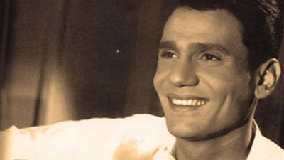 حمدي رزق يذيع أغاني نادرة لـ العندليب في عيد ميلاده.. فيديو