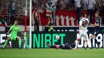 شتوتجارت يسحق  زانتهاوزين ويعزز أماله في الصعود للدوري الألماني