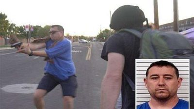 شاهد.. لحظة إطلاق 4 رصاصات على أحد المتظاهرين في الولايات المتحدة