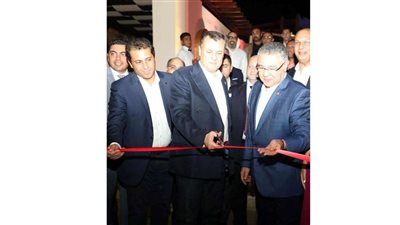 وزير السياحة ومحافظ البحر الأحمر يفتتحان مهرجان الداو الدولي للفنون بالغردقة