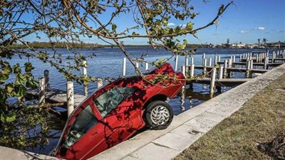 الإعصار إيان يجرف جسرا معدنيا بالولايات المتحدة (فيديو)