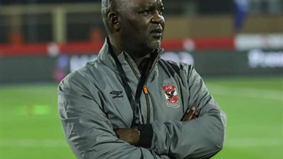 هو السبب في تراجع الأداء البدني.. شوبير يفجرها في وجه موسيماني