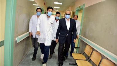 محافظ القليوبية يتفقد عدد من المستشفيات بمدينة بنها للاطمئنان على الخدمة الصحية