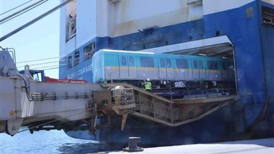 النقل: وصول أول قطار مترو أنفاق ضمن تصنيع وتوريد 32 عربة