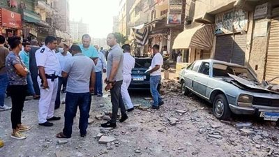 محافظ بني سويف يتفقد موقع انهيار جزئي بعقار