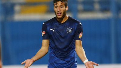 أغروه بالفلوس.. فرج عامر يعلق على عودة رمضان صبحي للأهلي مجددا